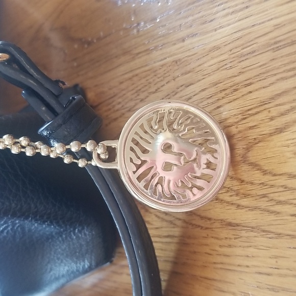 Anne Klein black 3 ajustable long strap & double handled purse - Picture 6 of 10